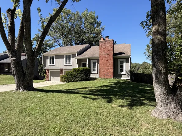 11914 W 49th Pl, Shawnee, KS 66216