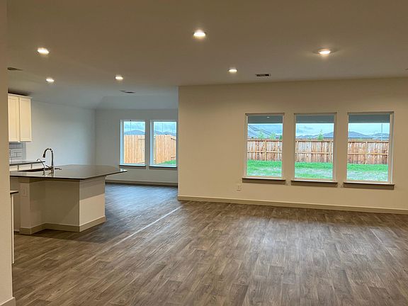 4th image of 6827 Vista Dr