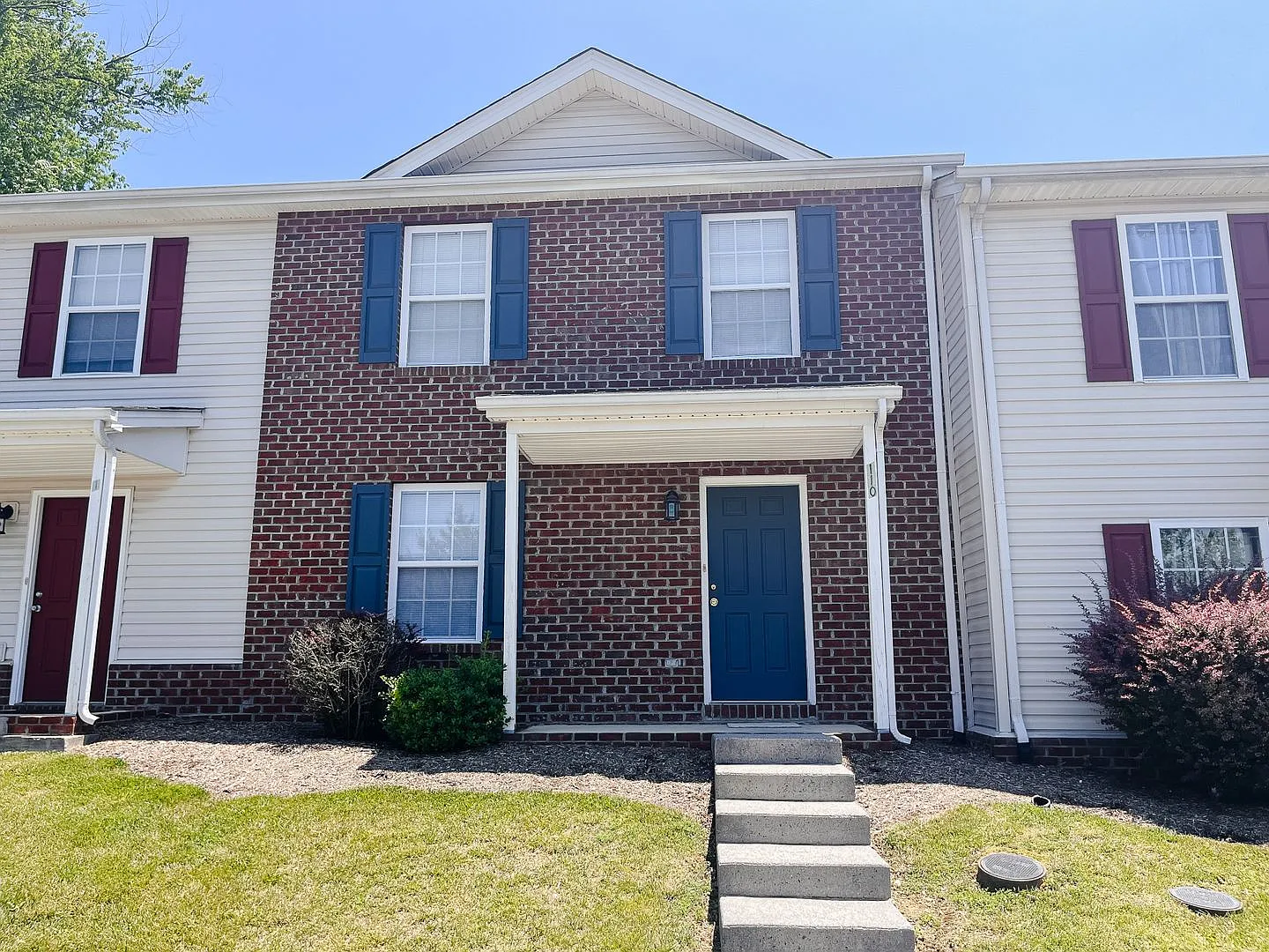 3 Bedroom 2.5 Bath Townhouse — Photo 2