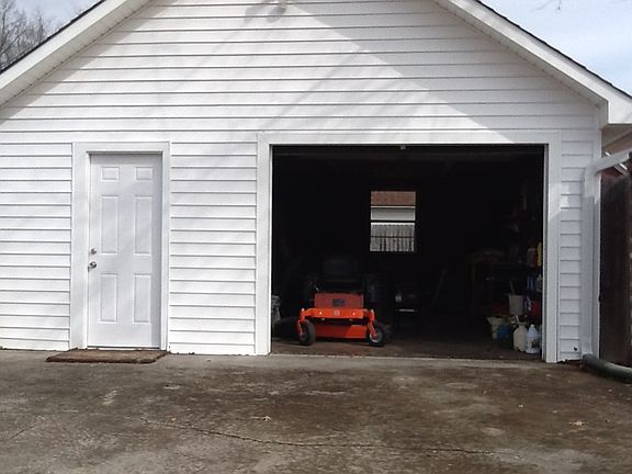 3rd image of 125 Woodberry Ct
