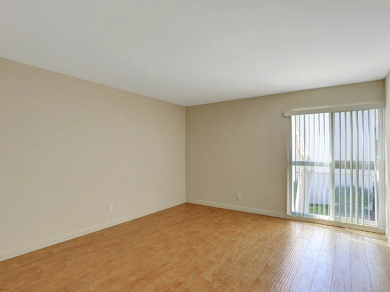 611 S Prospect Ave #102 — Photo 25