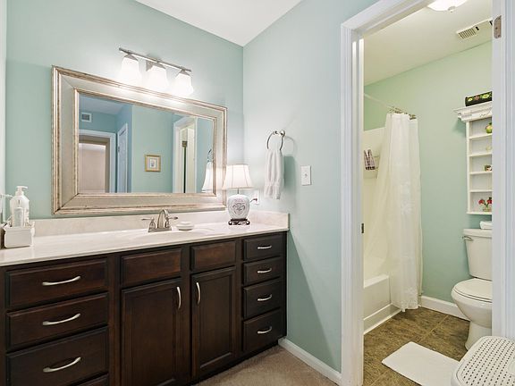 4th image of 119 Scott Ln