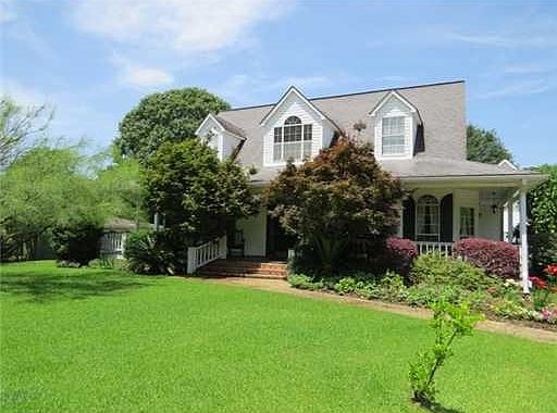 1st image of 10 Cypress Ct