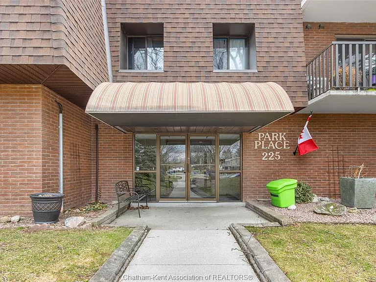 225 Campus Pkwy #117 — Photo 28