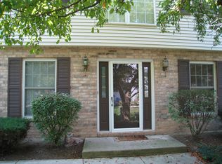 1522 Laurel Oaks Dr, Streamwood, IL