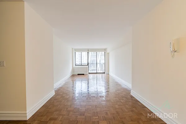 Rented by Mirador Real Estate | media 12