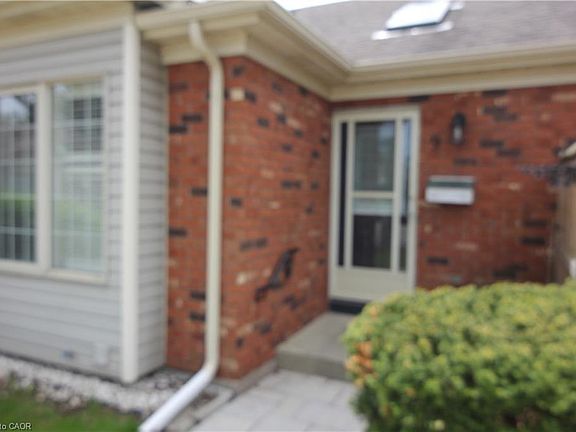 3rd image of 175 Fiddlers Green Rd #9