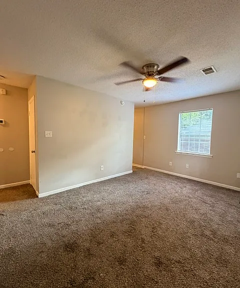 2116 Greenoaks Rd #1B — Photo 2