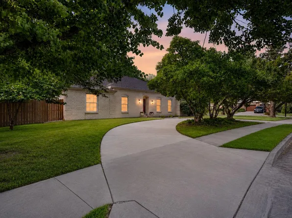 905 W Green Meadows Rd, Columbia, MO 65203