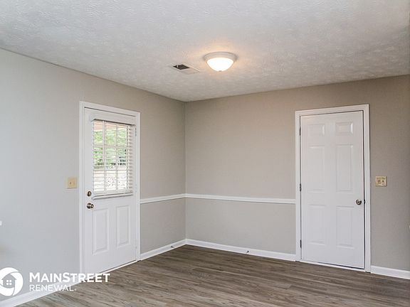 5th image of 4785 Hemlock Dr SE