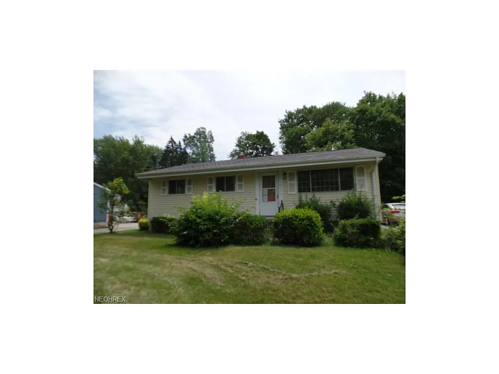 1701 Lealand Ave photo 1