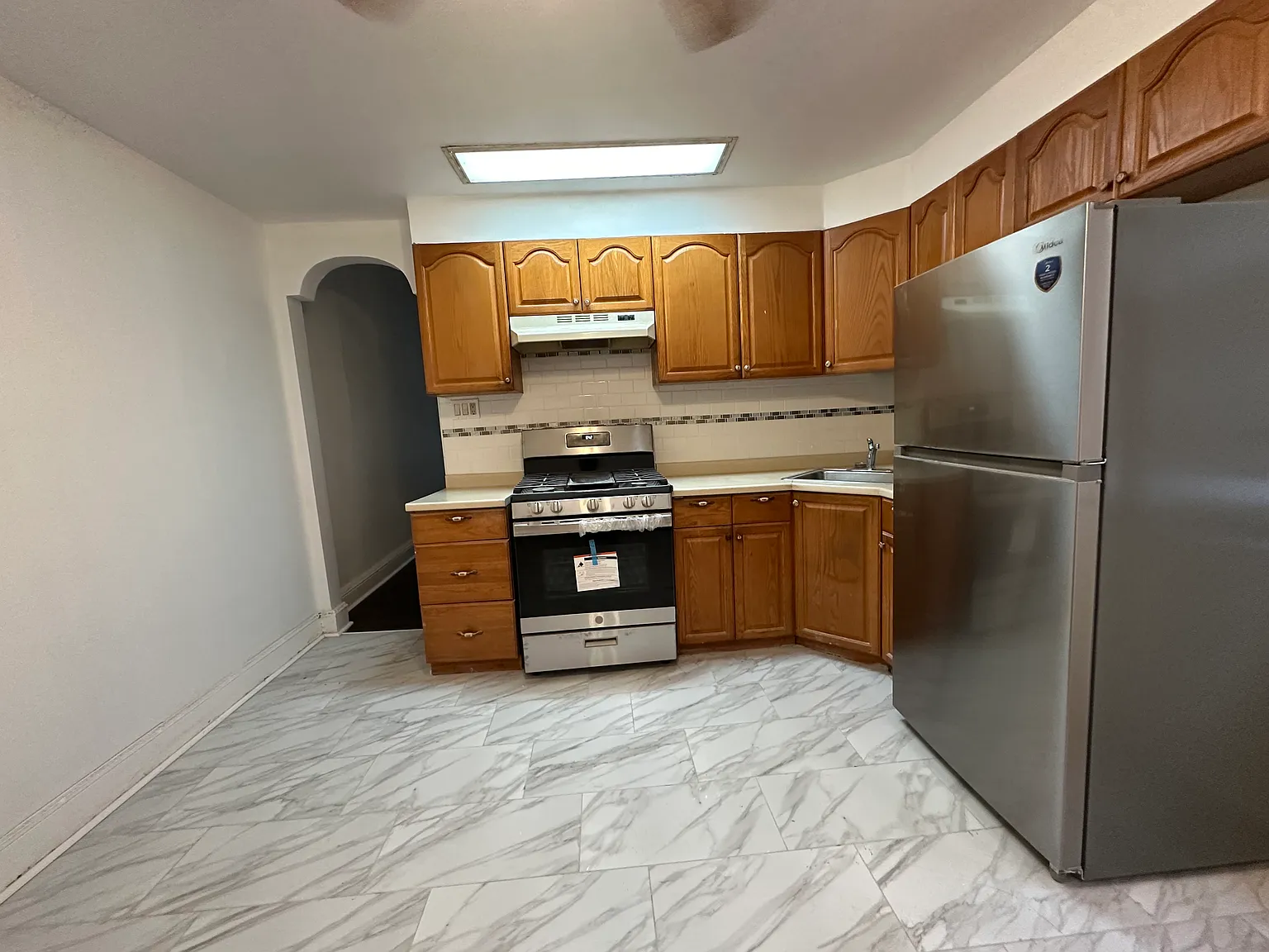 3 bed, 1720 sqft, $2,600 — Photo 4