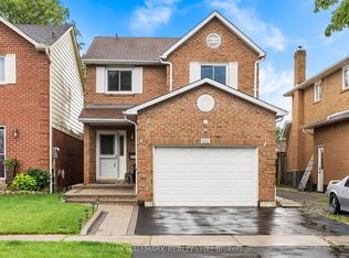 1322 Redwood Ln, Pickering, ON L1X1C5