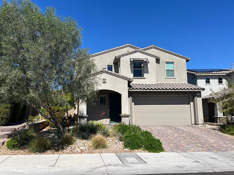 8853 Highland Skye Dr — Photo 1