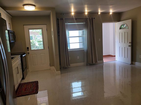 5th image of 525 Meridian Ave APT 103