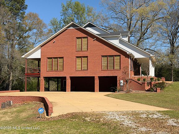 3rd image of 3253 Highway 488