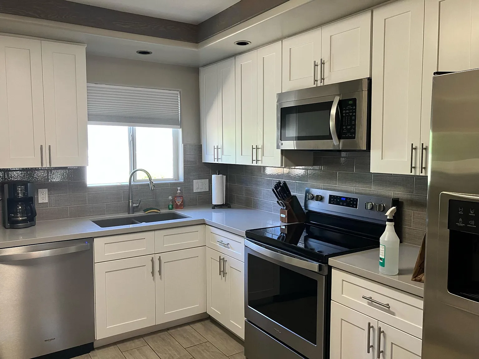 1450 E Bethany Home Rd — Photo 3