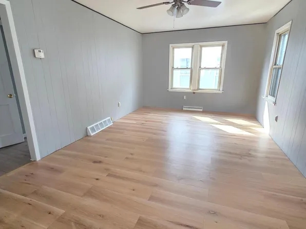 824 E Washington St, Caledonia, MN 55921