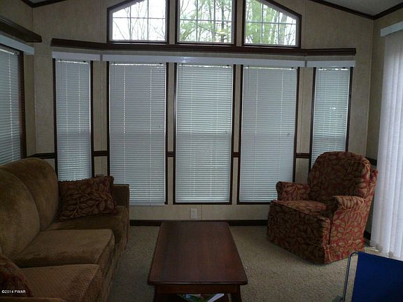 4th image of 129 Shohola Ln