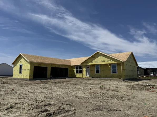 407 Jerin Dr, Fisher, IL 61843