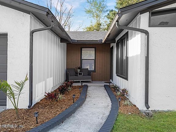 3rd image of 11430 QUAILHOLLOW Drive