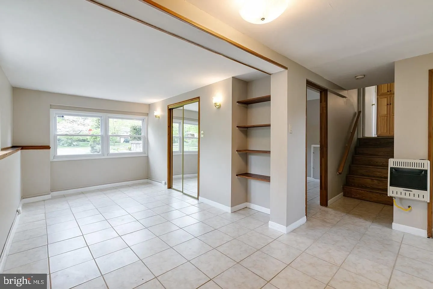 4 bed, 1.5 bath, 2234 sqft, $3,400 — Photo 3