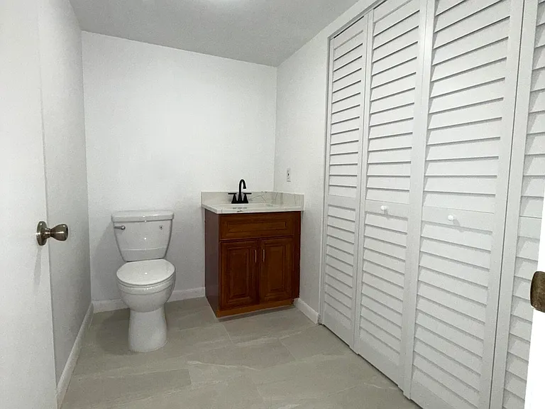 3757 Victoria Dr — Photo 10
