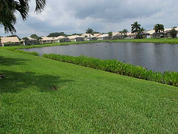 4th image of 12999 Hampton Lakes Cir