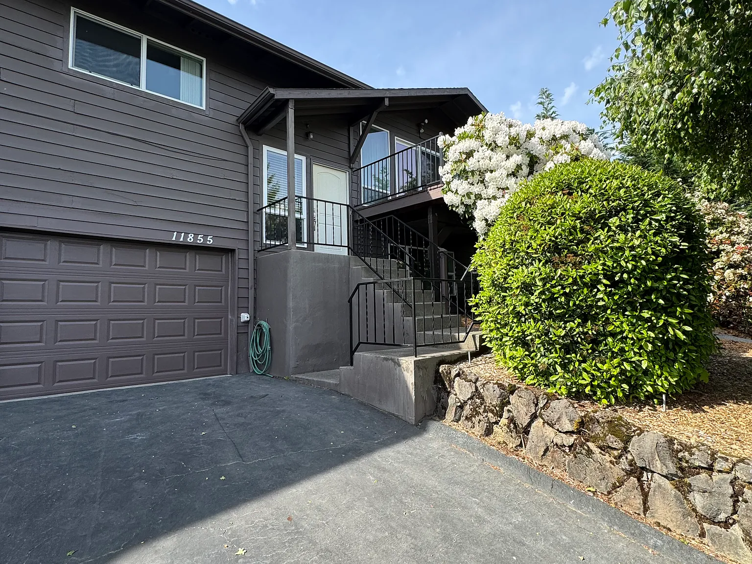 3 bed, 1900 sqft, $2,600 — Photo 2