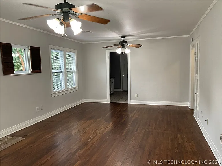 137 N Delaware Pl — Photo 2