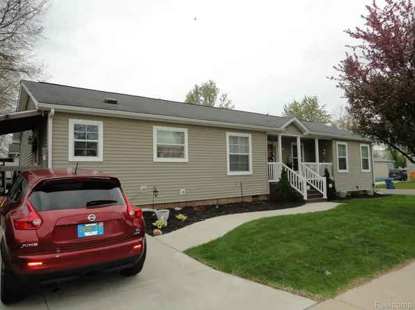 506 Missouri River Ct, Adrian, MI 49221