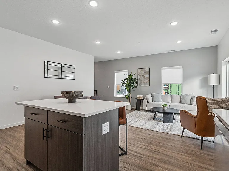 Avalon Apartments & Townhomes — Photo 7