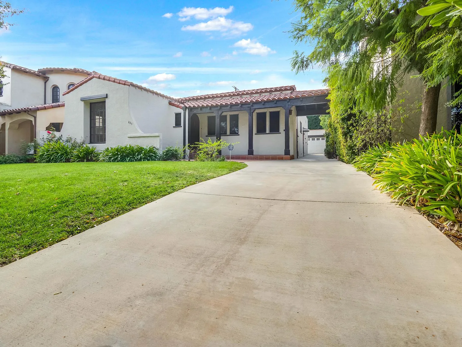 3 bed, 1600 sqft, $8,250 — Photo 3