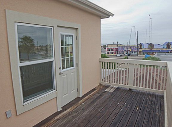 5th image of 107 E Ling St #105