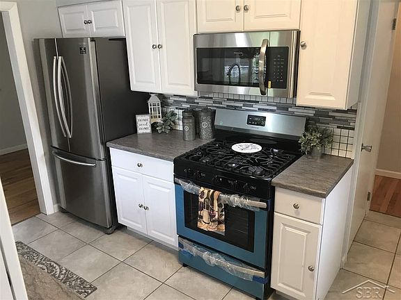 4th image of 2610 Kuhlman Dr