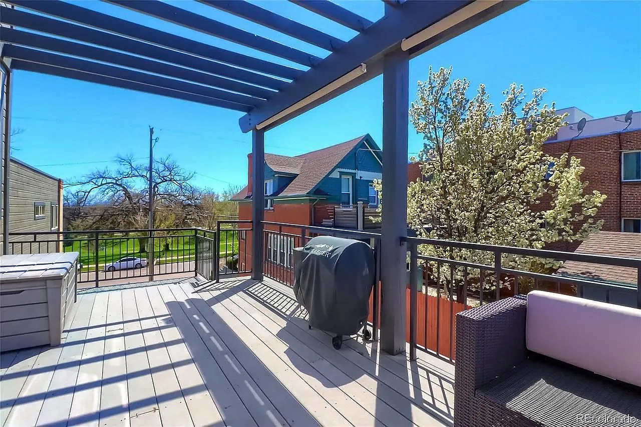 1 bed, 693 sqft, $2,200 — Photo 1