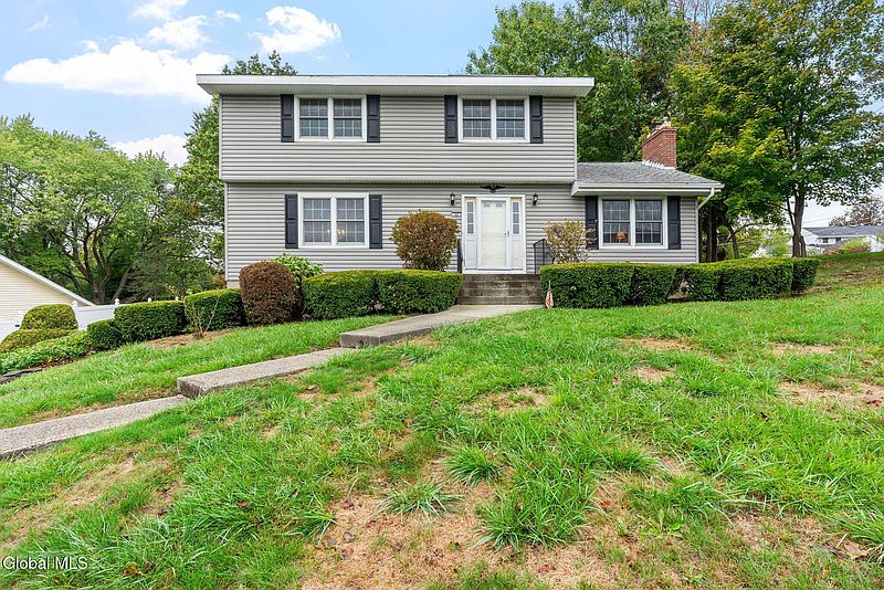 2nd image of 32 Schalren Drive