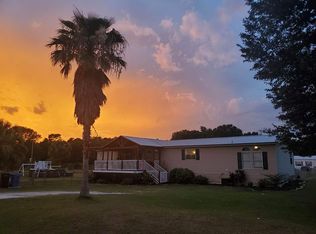 2208 Topaz Ln, Plant City, FL 33566