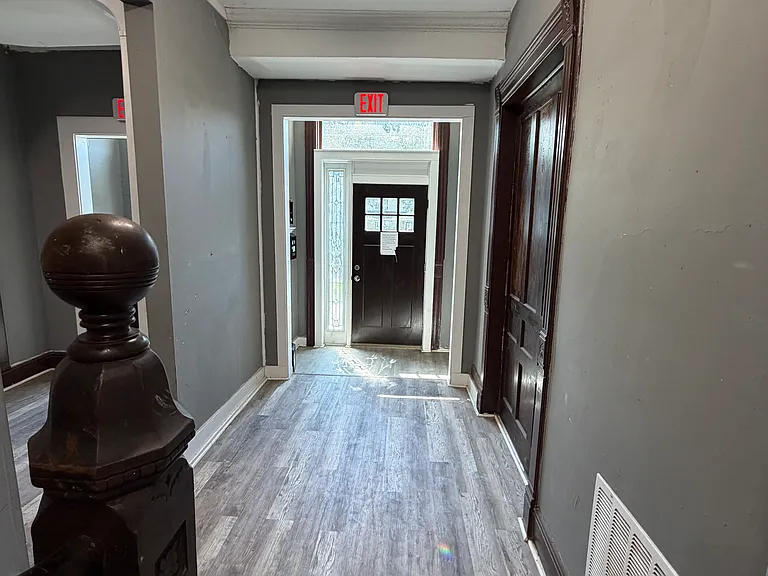 367 Howard Ave #1L — Photo 2