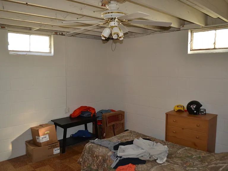 322 Webster St — Photo 33