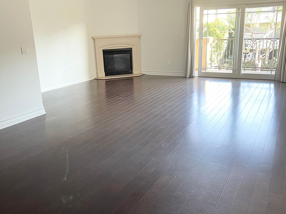 1st image of 11911 Mayfield Ave APT 208