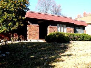 301 San Angelo Dr, Chesterfield, MO 63017