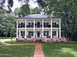 3 Southern Oaks Dr, Clinton, MS 39056