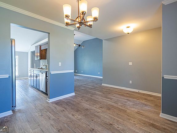 5th image of 410 Joshua Cir