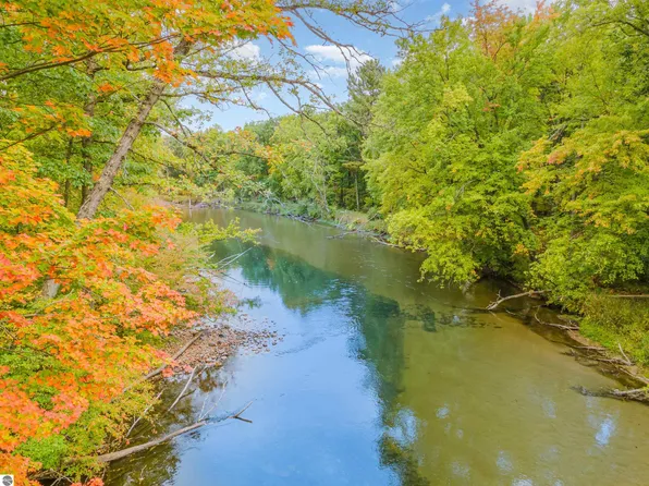 1501 Thornapple Dr, Harrison, MI 48625