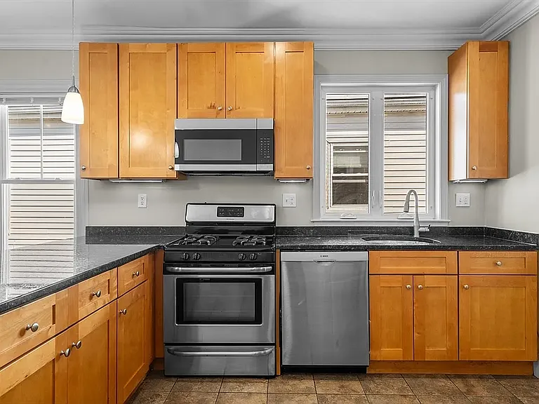 11 Woodlawn St #3 — Photo 20