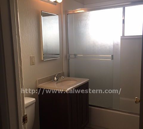 5th image of 724 S 8th St APT 3