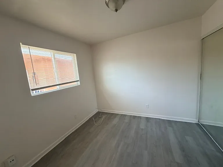 5415 Imperial Ave — Photo 10