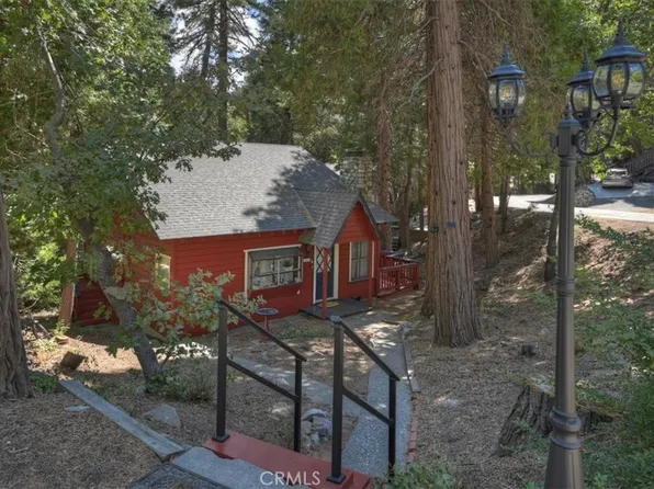 1069 Nesthorn Dr, Crestline, CA 92325