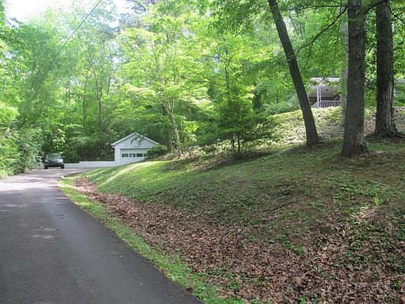 4th image of 3526 Pine Hill Ln